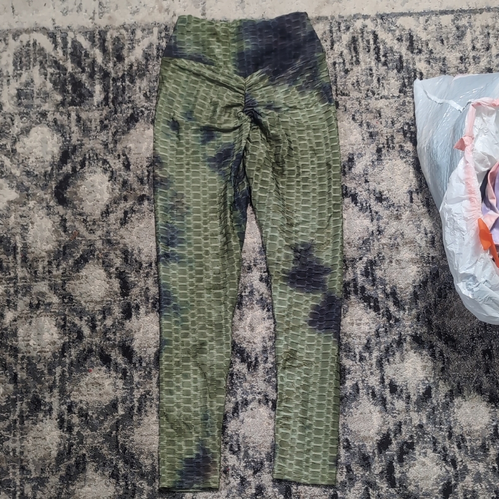 Women's Green and Black Leggings